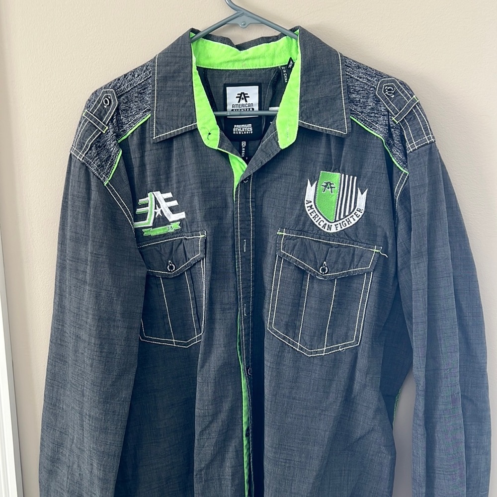 Awesome men’s shirt. Barely worn.